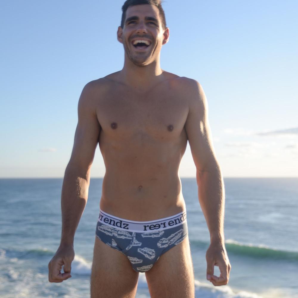 MEN'S BRIEF IN CHASING WAVES – Kane & Co