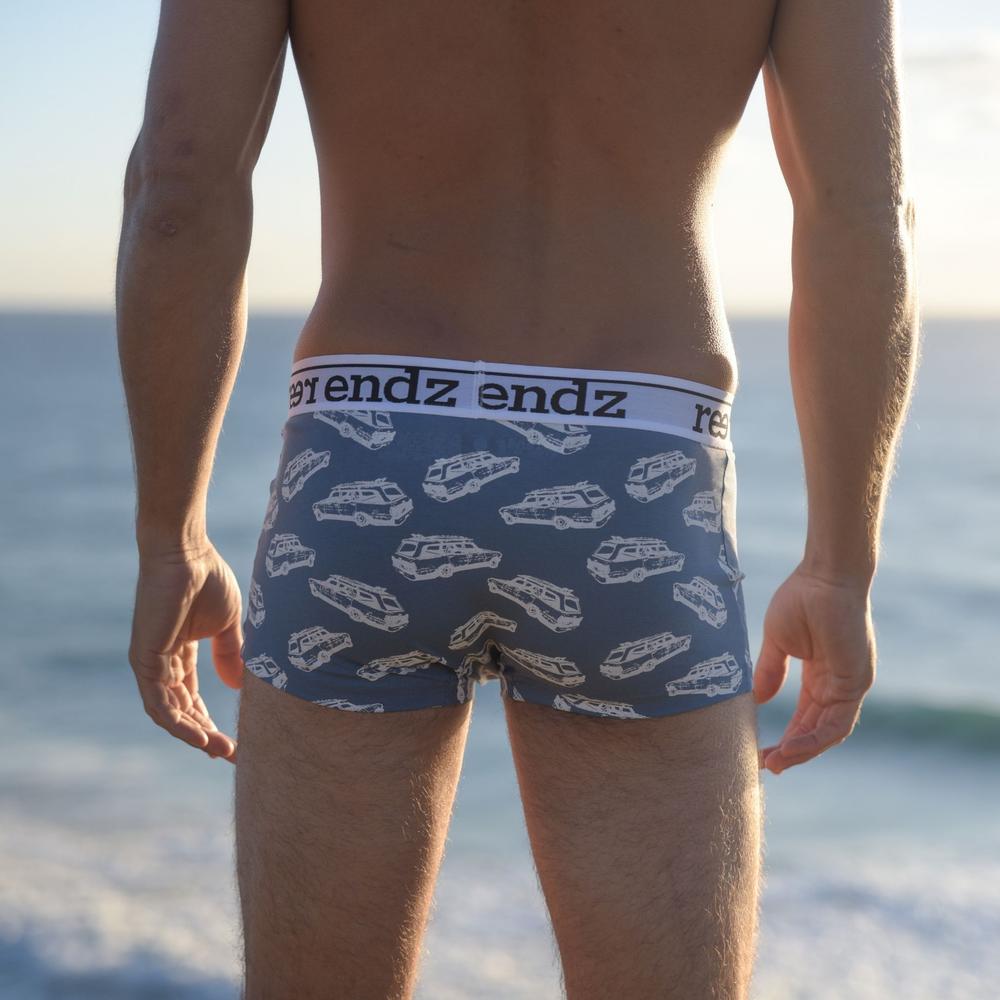 MEN'S TRUNK IN CHASING WAVES