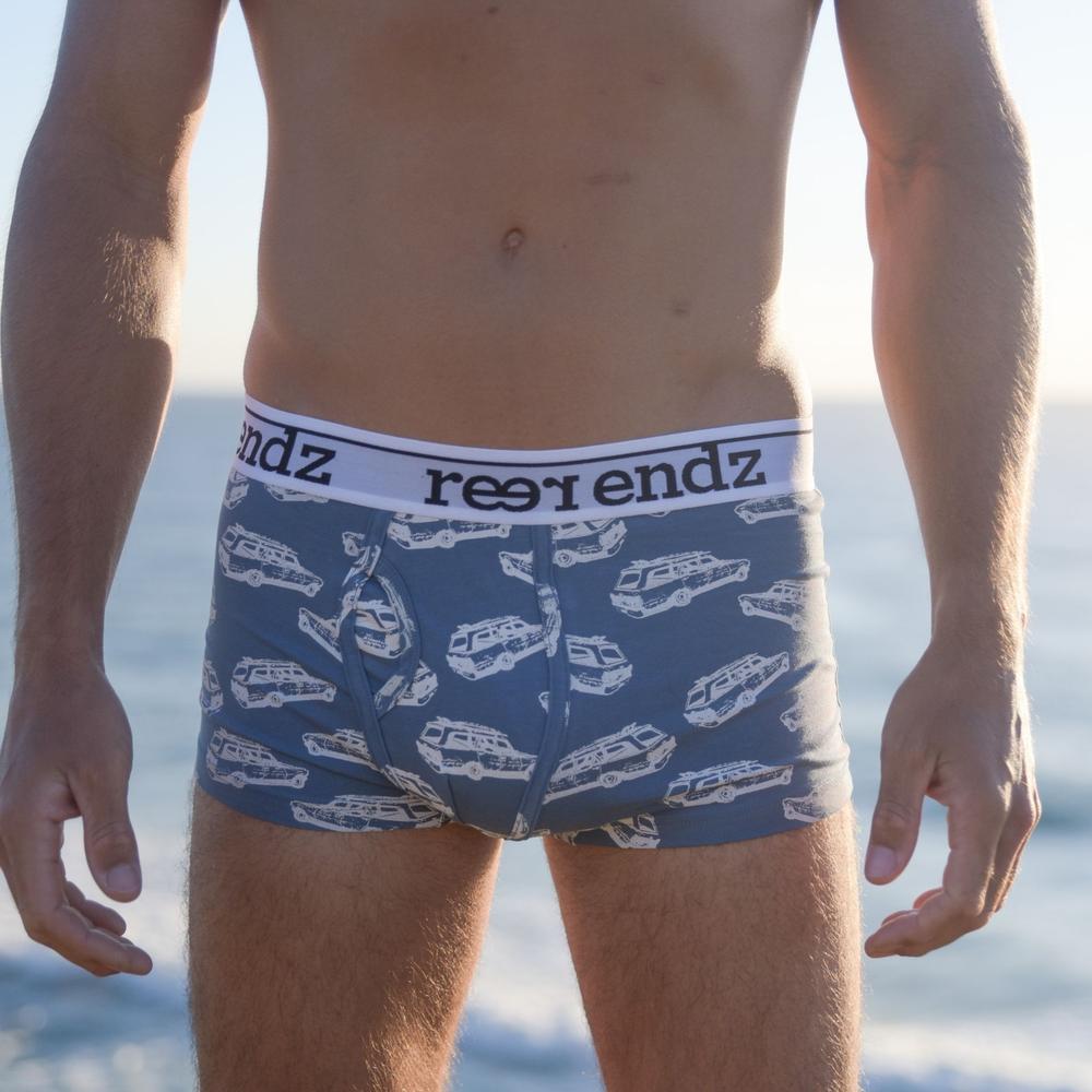 MEN'S TRUNK IN CHASING WAVES